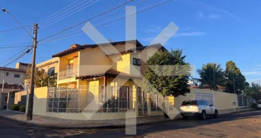 Casa para venda em Centro de 205.00m² com 3 Quartos, 1 Suite e 3 Garagens