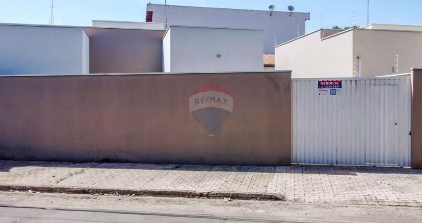 Casa para venda em Jardim Serelepe de 66.95m² com 2 Quartos, 1 Suite e 2 Garagens