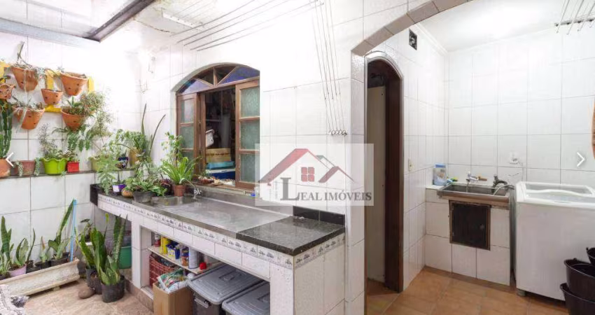Sobrado para venda em Vila Helena de 227.00m² com 3 Quartos, 1 Suite e 2 Garagens