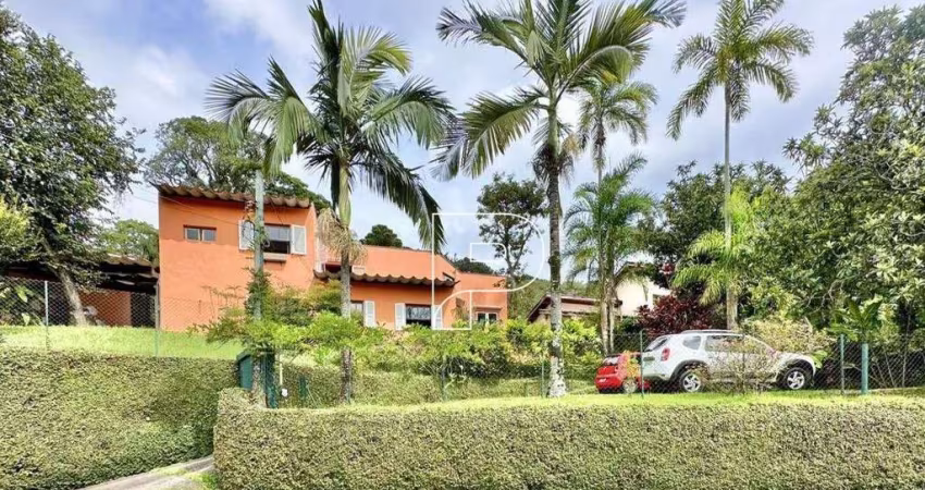 Casa para venda em Granja Viana de 218.00m² com 4 Quartos, 2 Suites e 6 Garagens