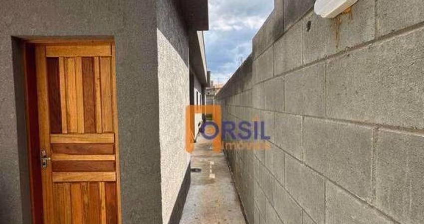 Casa para venda em Jardim Layr de 69.00m² com 3 Quartos, 1 Suite e 2 Garagens