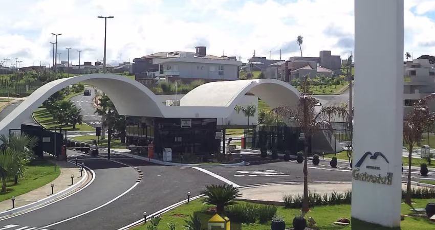 Casa de Condomínio para alugar em Residencial Gaivota I de 220.00m² com 3 Quartos, 3 Suites e 4 Garagens