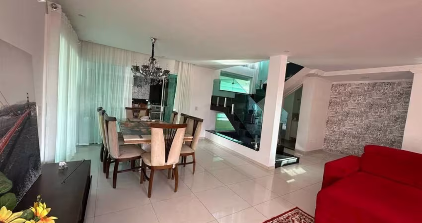Casa de Condomínio para venda e aluguel em Parque Residencial Itapeti de 300.00m² com 3 Quartos, 1 Suite e 10 Garagens