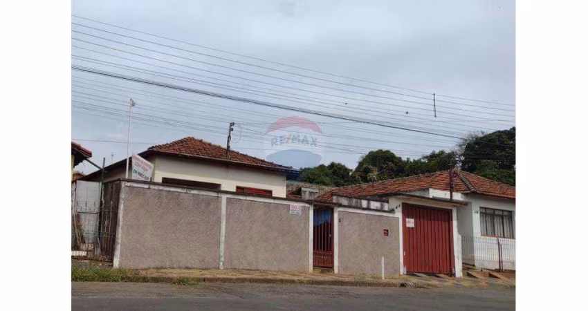 Casa para venda em Vila Rodini de 414.00m² com 6 Quartos e 2 Garagens