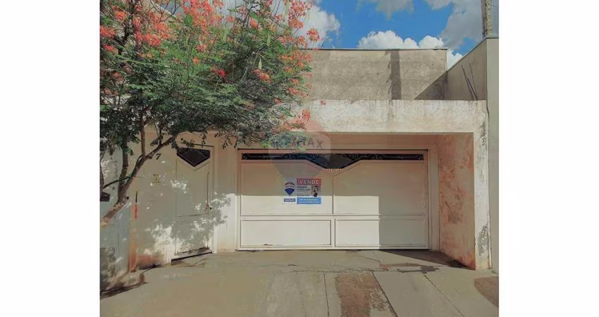 Casa para venda em Jardim Santuário De Fátima de 203.00m² com 3 Quartos, 1 Suite e 4 Garagens