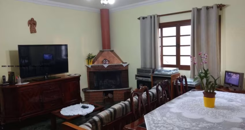 Sobrado para venda em Vila Nova Bonsucesso de 196.00m² com 4 Quartos, 1 Suite e 6 Garagens