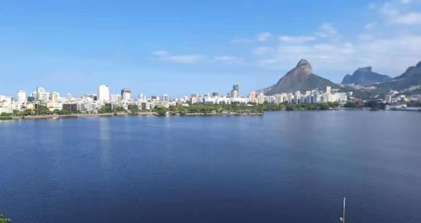 Apartamento para alugar em Lagoa de 201.00m² com 4 Quartos, 1 Suite e 2 Garagens