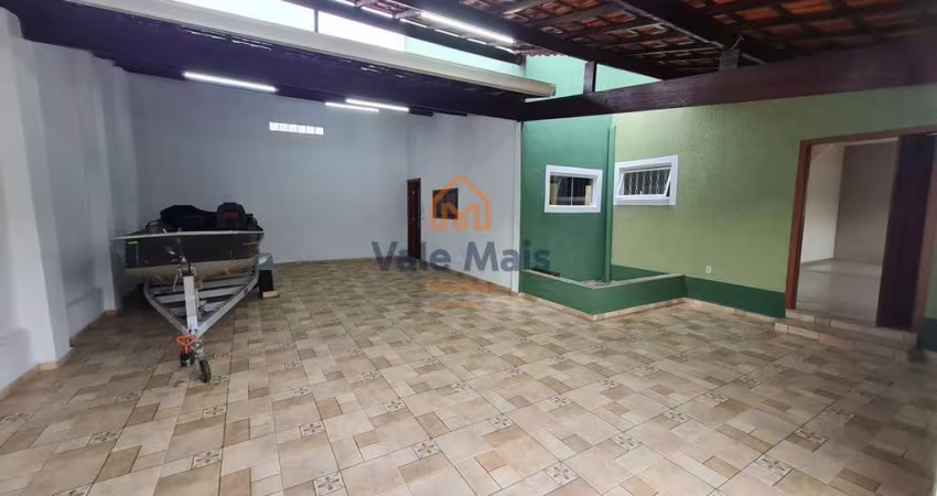 Casa para alugar em Jardim São José de 240.00m² com 4 Quartos, 1 Suite e 4 Garagens