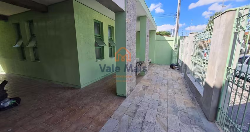 Casa para alugar em Centro de 197.00m² com 3 Quartos, 2 Suites e 2 Garagens