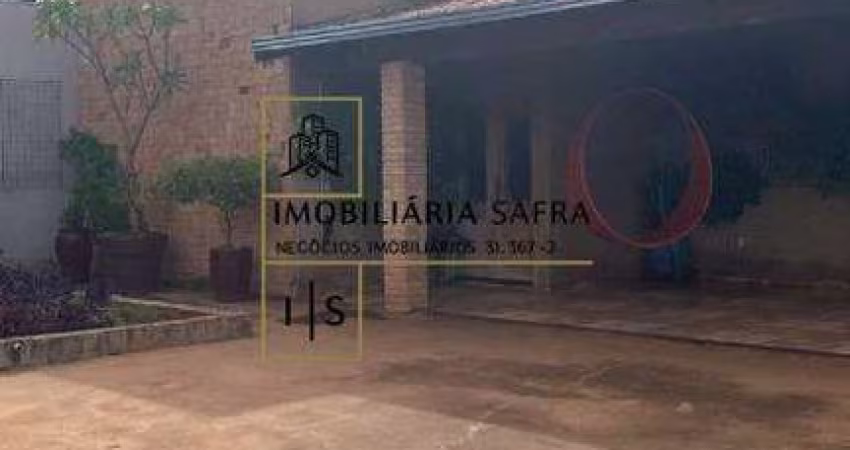 Chácara para alugar em Solo Sagrado I de 1500.00m² com 3 Quartos e 5 Garagens