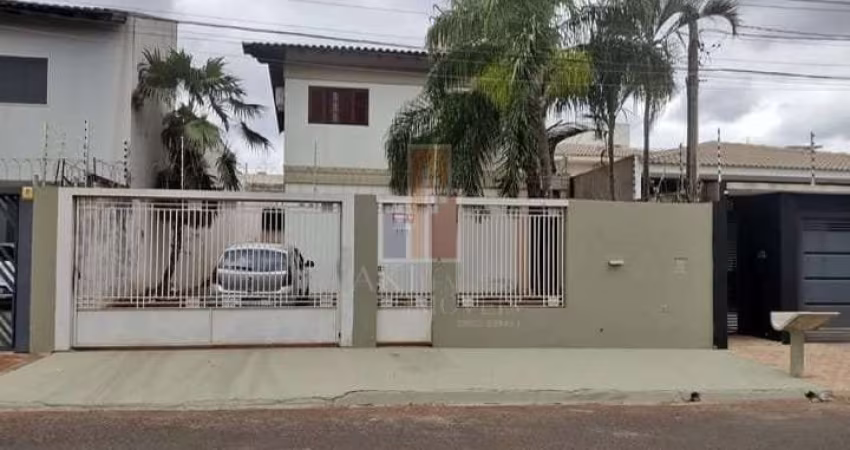Casa para venda em Jardim Aeroporto de 170.00m² com 3 Quartos, 1 Suite e 5 Garagens