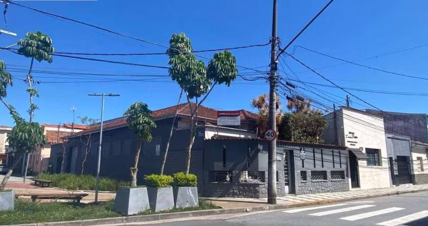 Casa para venda em Centro de 180.00m² com 4 Quartos e 5 Garagens