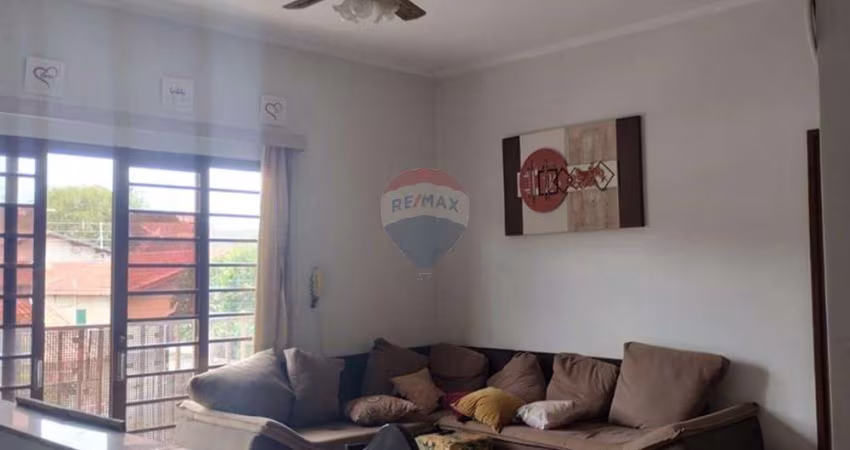 Casa para venda em Nova Jaguariúna de 160.00m² com 2 Quartos e 4 Garagens