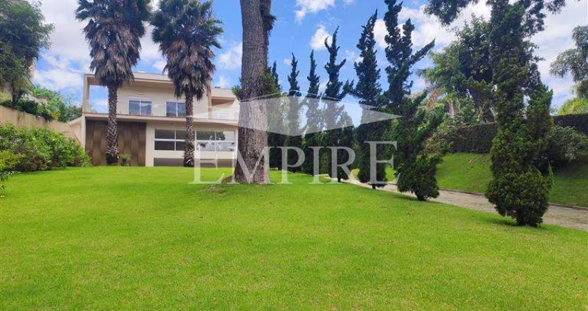 Casa de Condomínio para venda em Arujázinho I, Ii E Iii de 600.00m² com 4 Quartos, 2 Suites e 3 Garagens