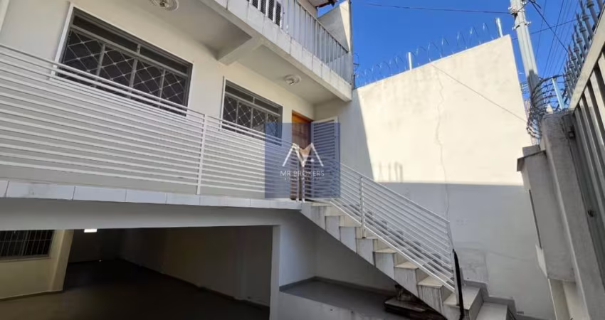 Casa para venda e aluguel em Vila Municipal de 232.00m² com 3 Quartos, 1 Suite e 4 Garagens