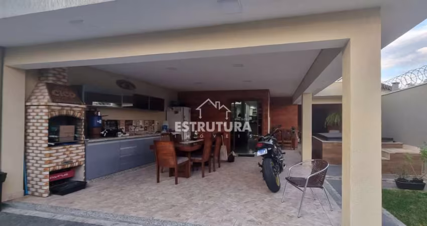 Casa para alugar em Centro de 250.00m² com 3 Quartos e 4 Garagens