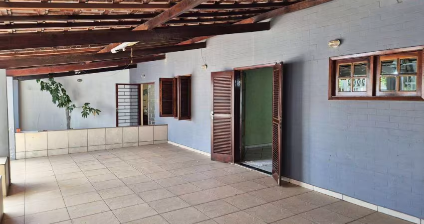 Casa para venda em Jardim Mathilde Berzin de 260.00m² com 4 Quartos, 1 Suite e 4 Garagens