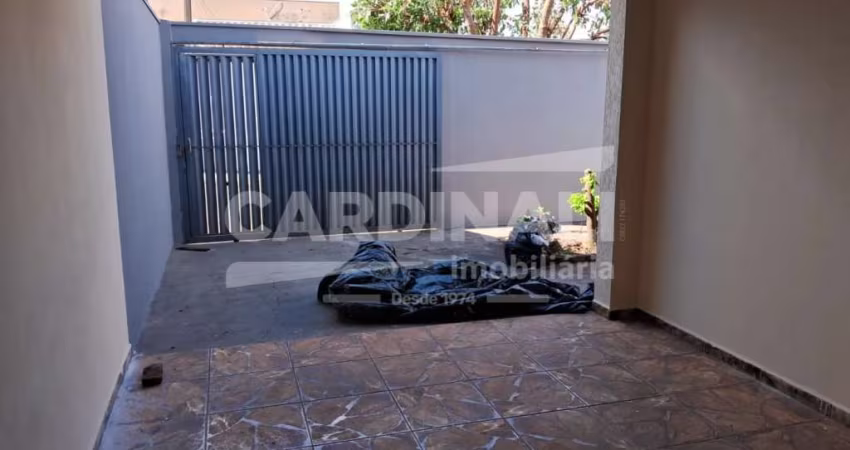 Casa para venda em Parque Igaçaba de 106.00m² com 2 Quartos e 2 Garagens
