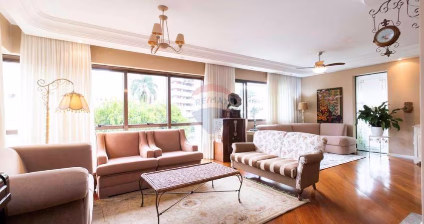 Apartamento para venda em Centro de 275.00m² com 4 Quartos, 2 Suites e 3 Garagens