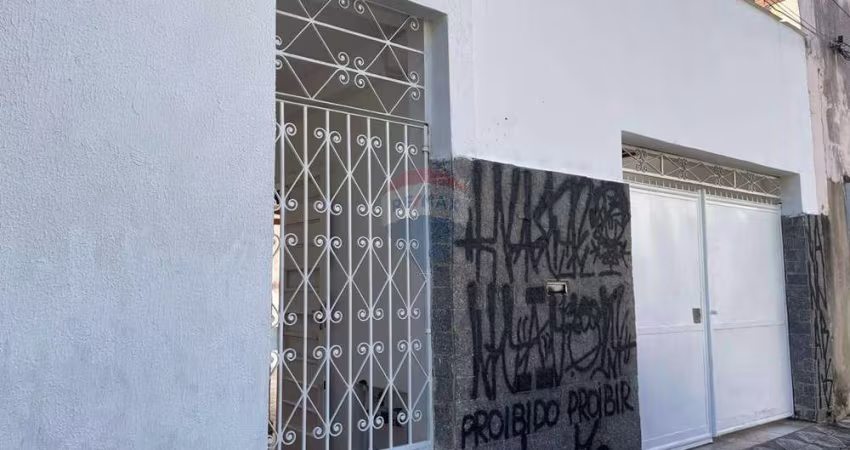 Casa para alugar em Centro de 178.00m² com 2 Quartos e 5 Garagens