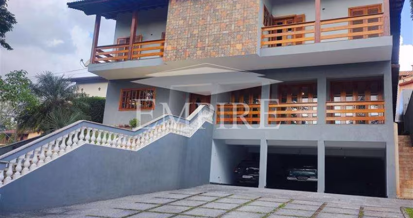 Sobrado para venda em Arujázinho I, Ii E Iii de 640.00m² com 5 Quartos, 5 Suites e 6 Garagens