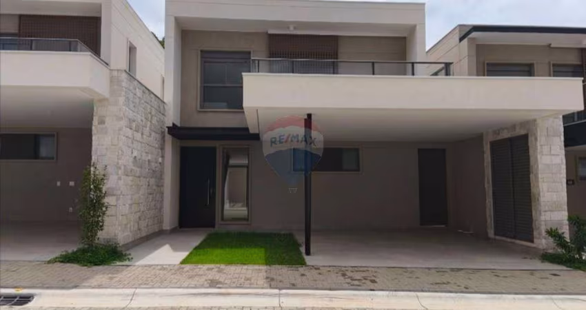 Casa de Condomínio para venda em Tamboré de 230.00m² com 3 Quartos, 3 Suites e 3 Garagens