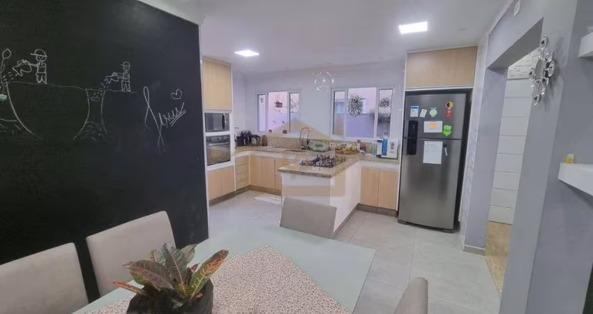 Casa para alugar em Pitas de 220.00m² com 4 Quartos, 3 Suites e 4 Garagens