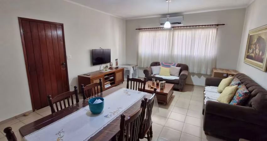 Casa para venda em Parque Residencial Lauriano Tebar de 163.00m² com 3 Quartos, 1 Suite e 2 Garagens