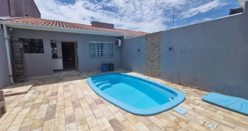 Casa para venda em Guaratuba de 104.00m² com 3 Quartos e 3 Garagens