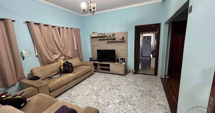 Casa para venda em Centro de 200.00m² com 3 Quartos e 4 Garagens