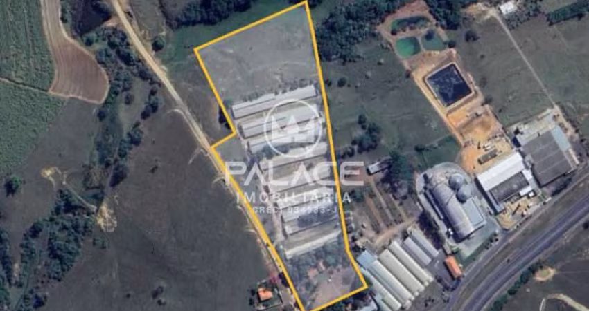 Fazenda / Sítio para venda em Área Rural de 54000.00m² com 4 Quartos e 10 Garagens