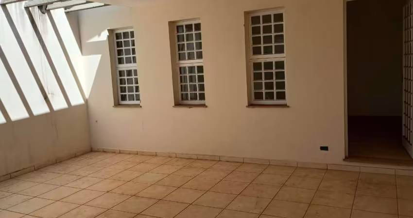 Casa para venda em Parque Chapadão de 118.00m² com 2 Quartos, 1 Suite e 2 Garagens