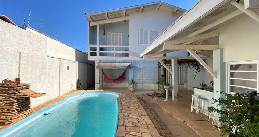 Casa para venda em Vila Queiroz de 211.50m² com 2 Quartos, 1 Suite e 2 Garagens