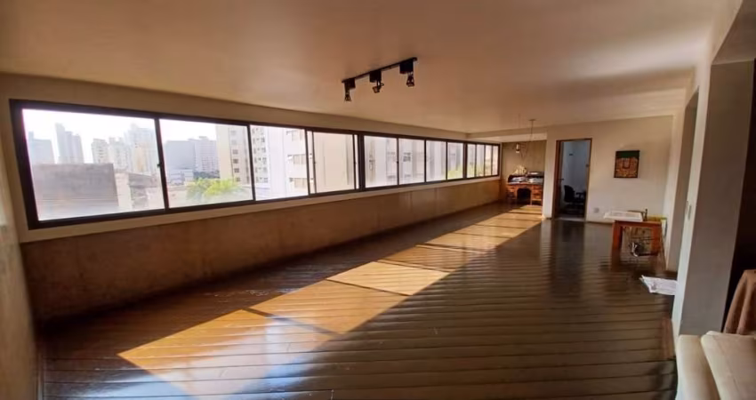 Apartamento para alugar em Centro de 280.00m² com 3 Quartos, 1 Suite e 2 Garagens
