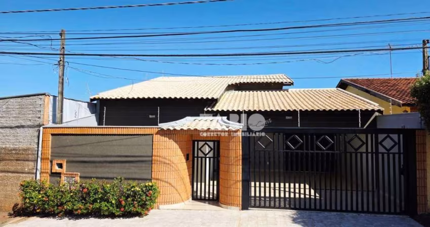 Casa para venda em Jardim Caparroz de 285.00m² com 3 Quartos, 1 Suite e 6 Garagens