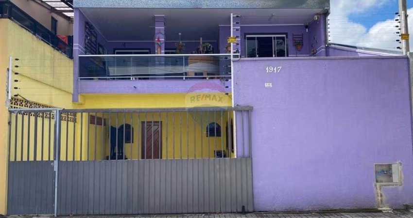 Casa para venda em Boqueirão de 180.00m² com 5 Quartos, 1 Suite e 2 Garagens