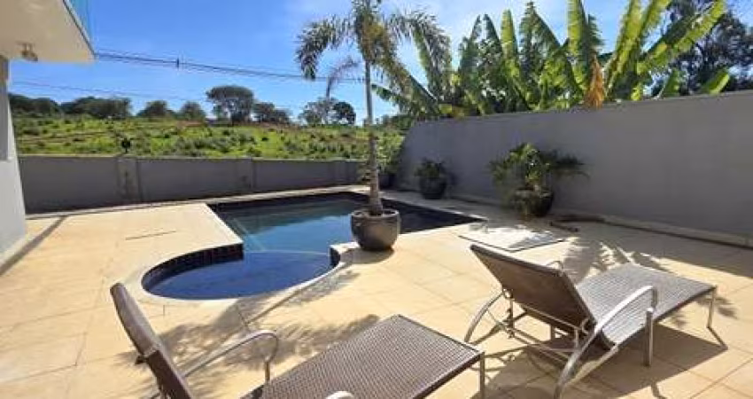 Casa de Condomínio para alugar em Alphaville Dom Pedro de 390.00m² com 4 Quartos e 4 Garagens
