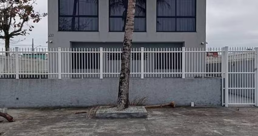 Casa para venda em Matinhos de 260.00m² com 6 Quartos, 3 Suites e 4 Garagens