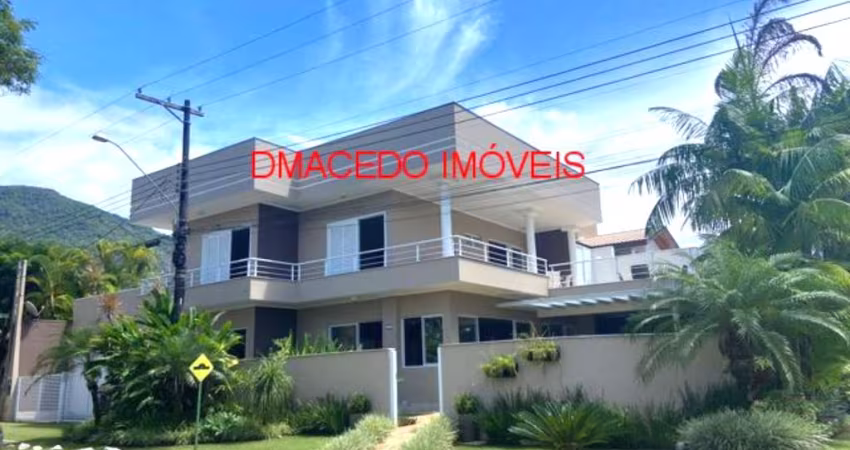 Casa para venda em Condomínio Lagoinha de 337.00m² com 4 Quartos, 4 Suites e 2 Garagens