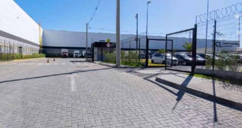 Galpão / Depósito / Armazém para alugar em Taboão de 3369.00m² com 6 Garagens