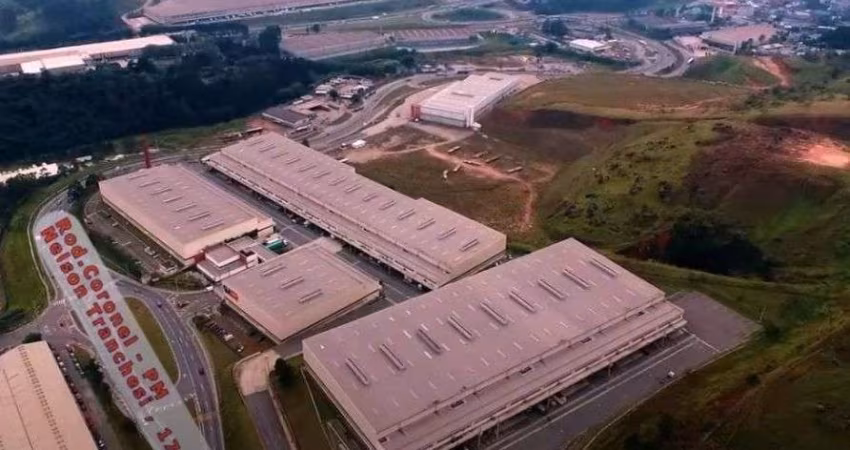 Galpão / Depósito / Armazém para alugar em Itaqui de 5692.00m² com 24 Garagens