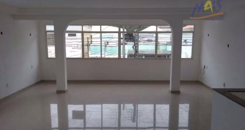 Casa para alugar em Ponta Da Praia de 165.00m² com 3 Quartos, 1 Suite e 2 Garagens