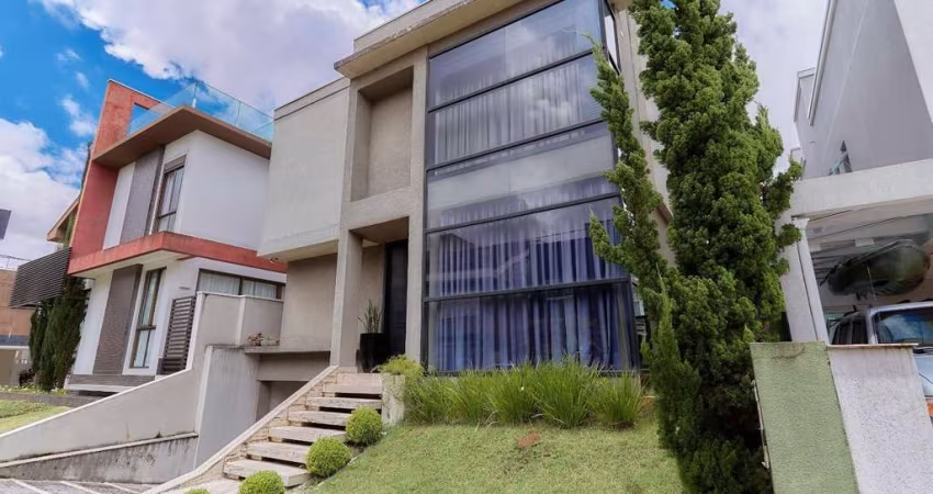 Casa para venda em Pinheirinho de 297.00m² com 2 Quartos, 1 Suite e 3 Garagens