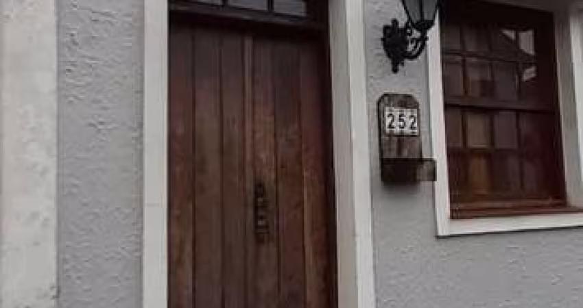 Casa para venda em Antonina de 240.00m² com 2 Quartos e 2 Suites