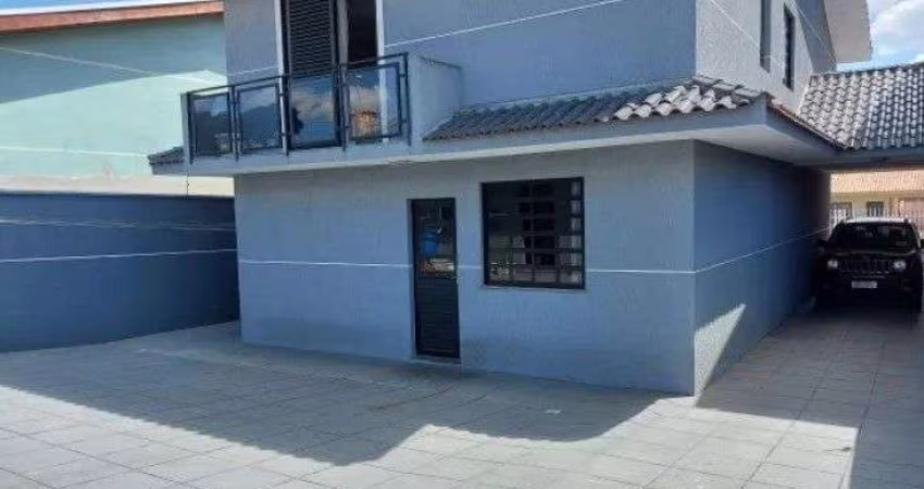 Sobrado para venda em Guabirotuba de 280.00m² com 4 Quartos, 1 Suite e 5 Garagens