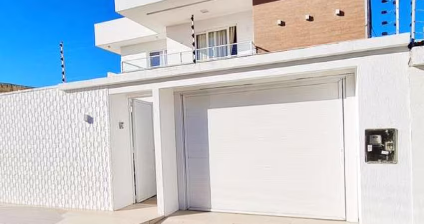 Casa para venda em Farolândia de 362.00m² com 4 Quartos, 2 Suites e 3 Garagens