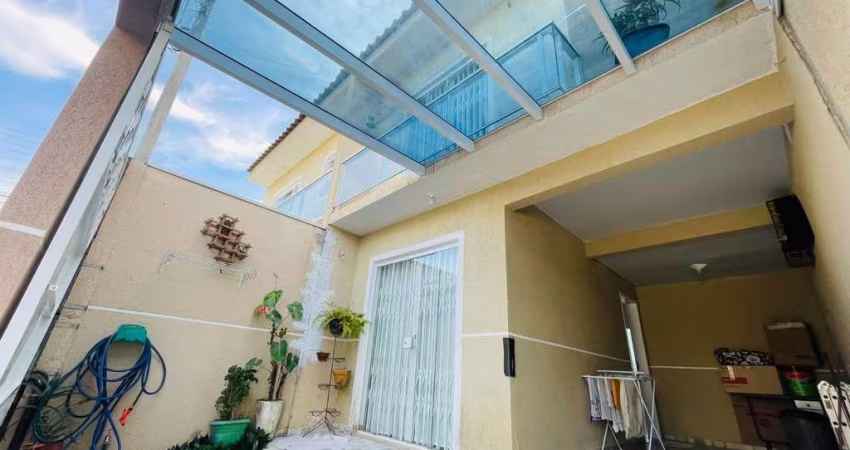 Sobrado para venda em Sítio Cercado de 59.00m² com 2 Quartos, 1 Suite e 1 Garagem