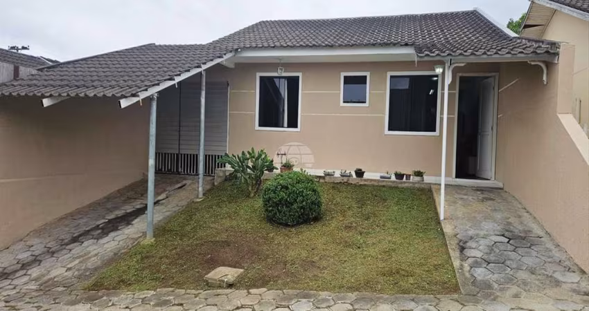 Casa para venda em Embu de 96.00m² com 3 Quartos e 2 Garagens