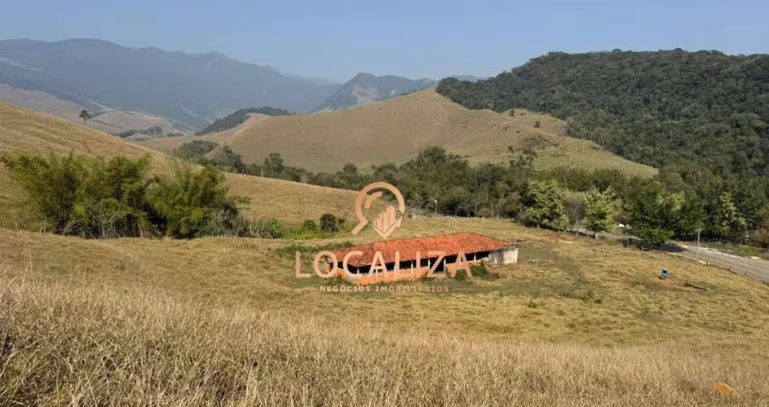 Fazenda / Sítio para venda em Rural de 141.00m² com 4 Quartos e 1 Suite
