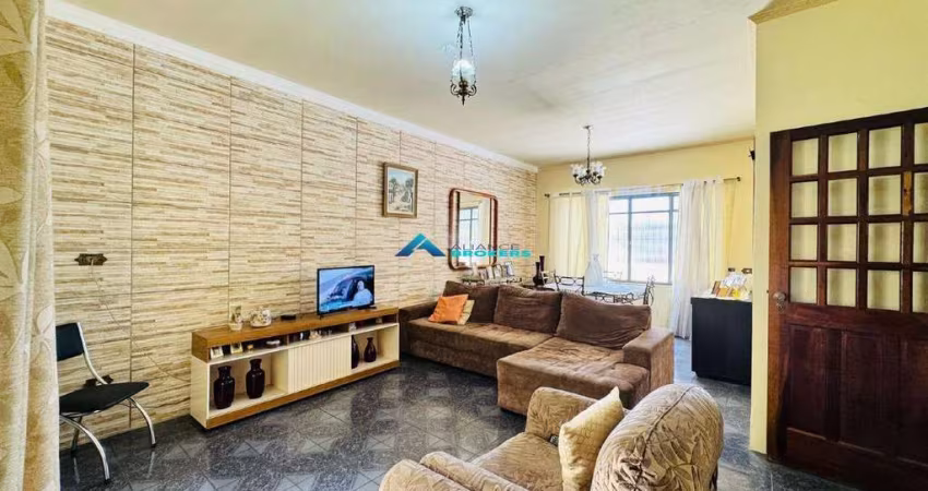 Casa para venda em VILA GUARANI de 173.00m² com 3 Quartos, 1 Suite e 5 Garagens